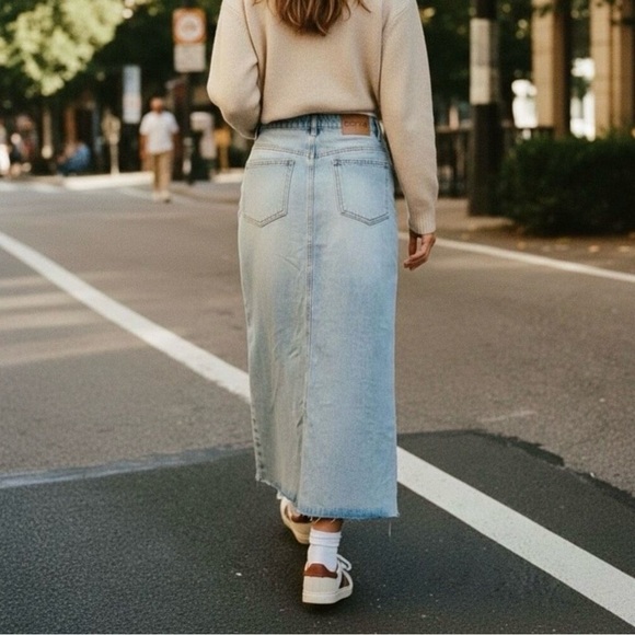 PARKE Light Blue Denim Midi long Skirt with Front Slit - Picture 2 of 7